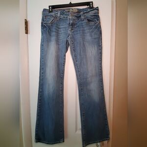 American Eagle flaired blue jeans size 6 regular